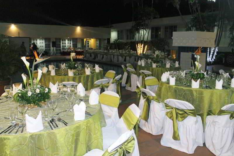 Siesta Hotel And Casino Antiguo Cuscatlán Екстериор снимка