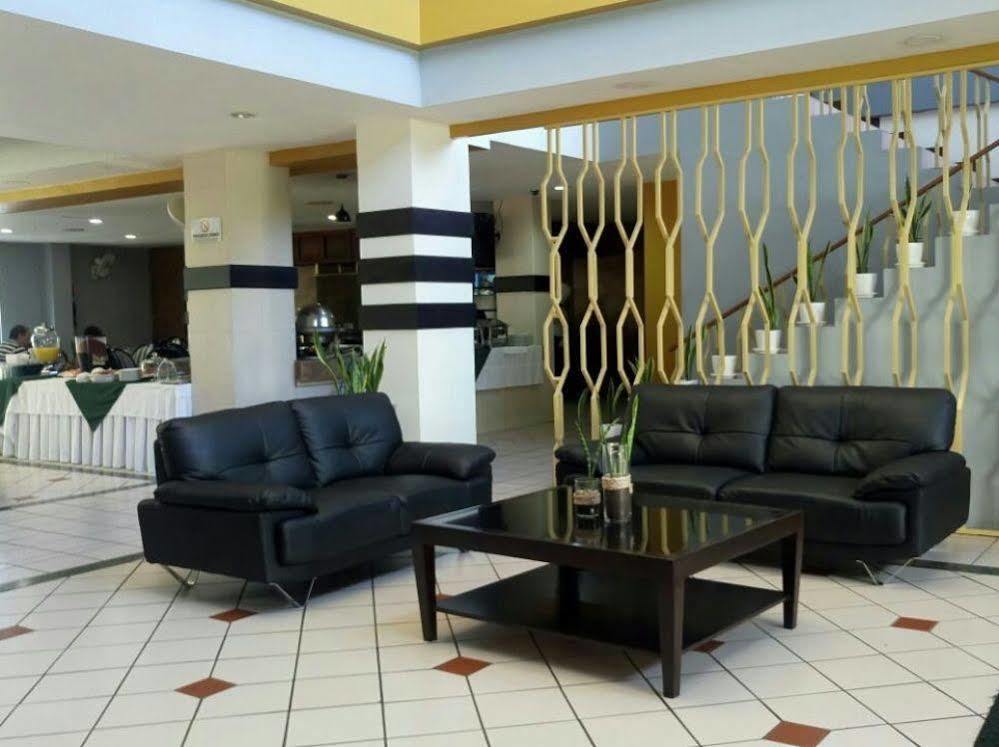 Siesta Hotel And Casino Antiguo Cuscatlán Екстериор снимка