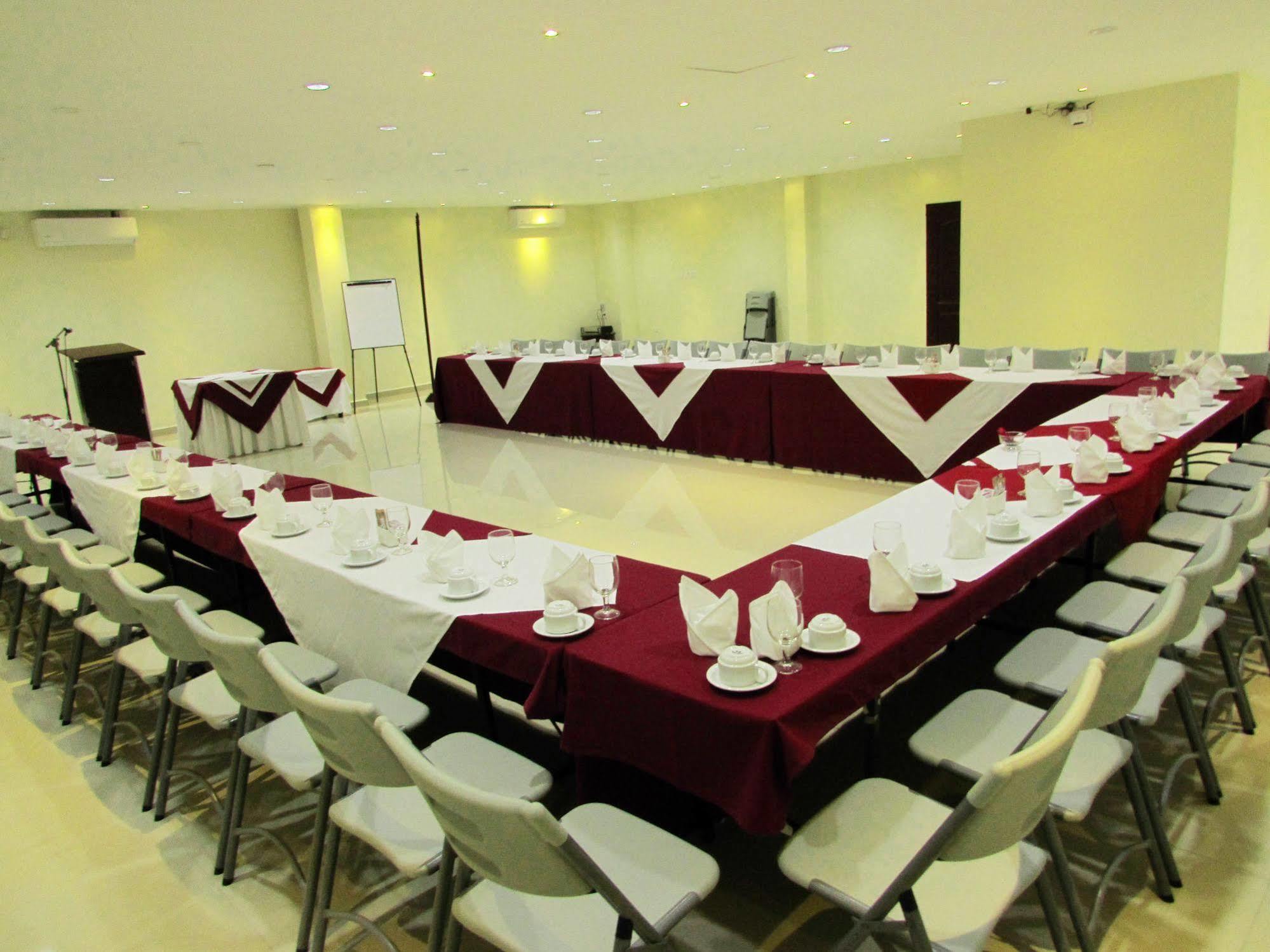 Siesta Hotel And Casino Antiguo Cuscatlán Екстериор снимка